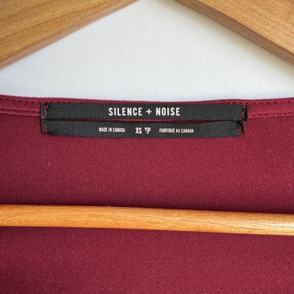 Urban Outfitters Silence + Noise Burgundy Long Sleeve Crop Top Size Extra Small - Picture 3 of 10